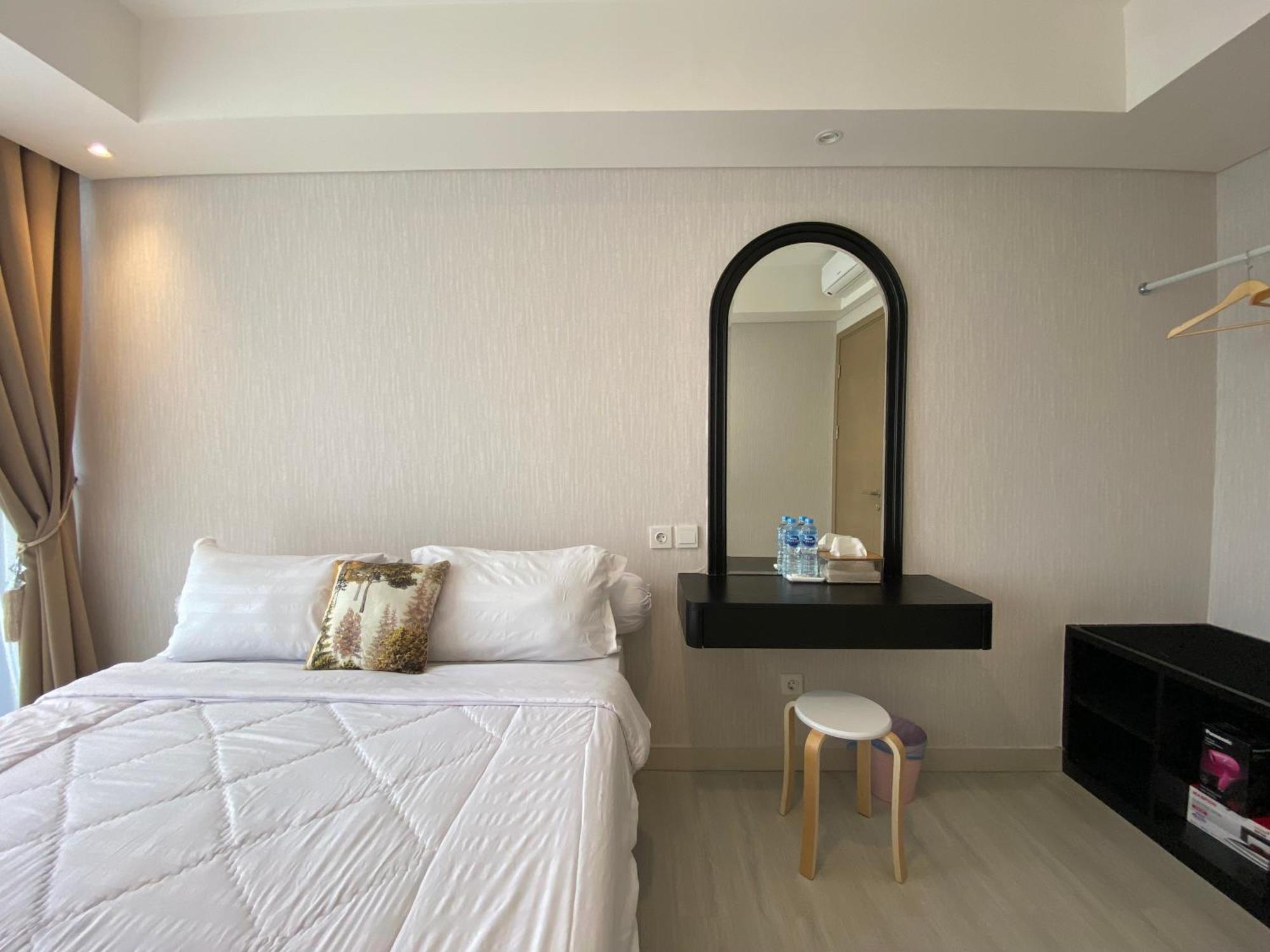 Comfort And Luxury Private Room At Goldcoast Pik Jakarta Exteriör bild